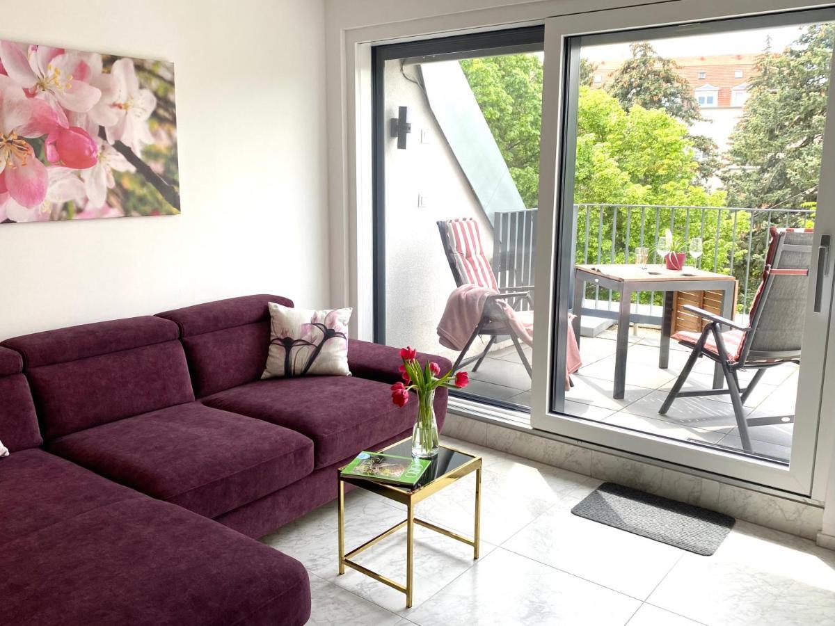 Lilie Appartement In Heviz Mit Tiefgarage, New And Modern Екстериор снимка