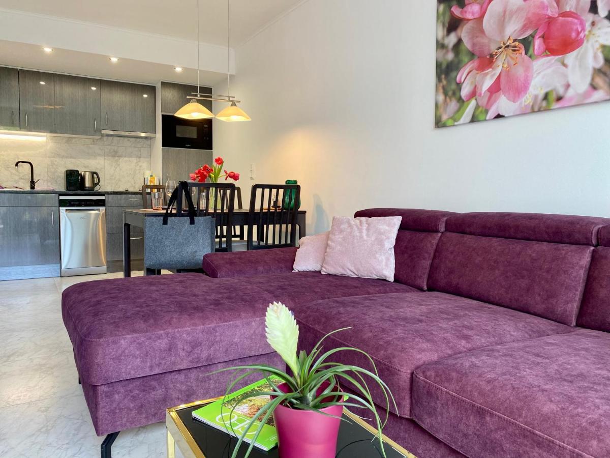 Lilie Appartement In Heviz Mit Tiefgarage, New And Modern Екстериор снимка